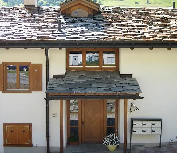 Dachwohnung Unterem Hoereli فال