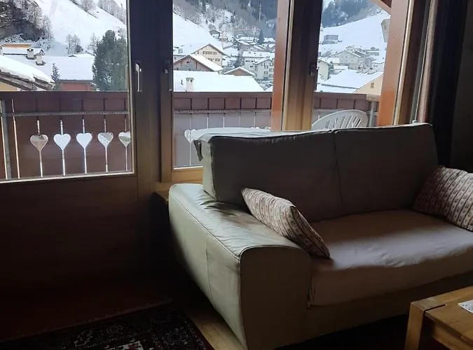 Dachwohnung Unterem Hoereli Daire Vals